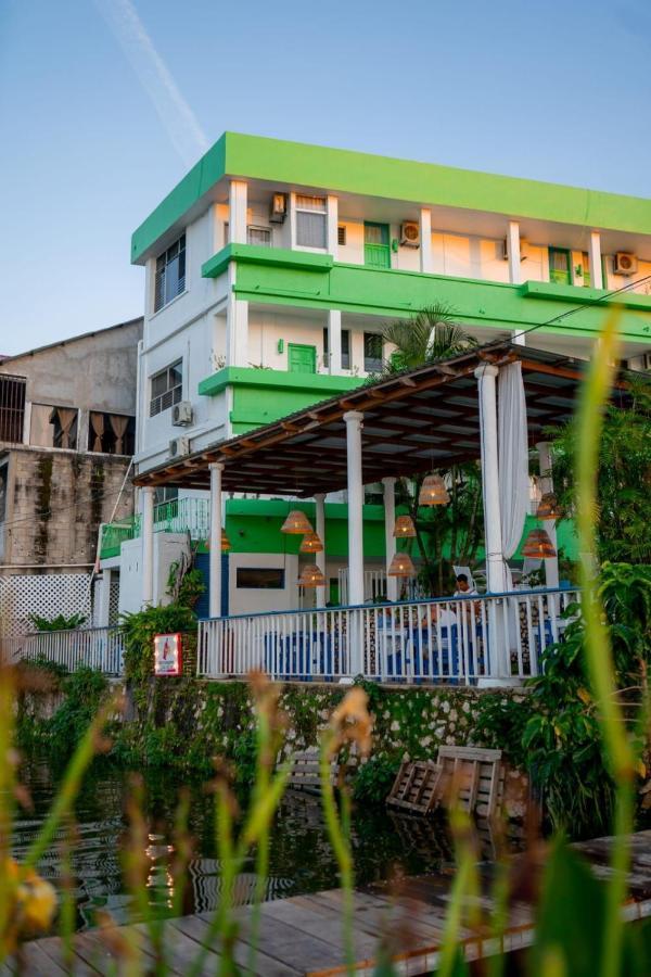 Hotel Sabana Flores Esterno foto