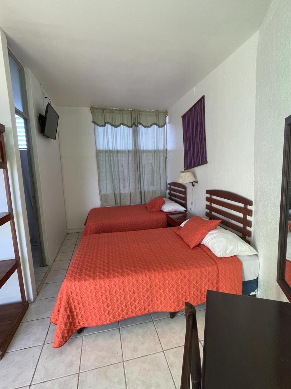 Hotel Sabana Flores Esterno foto