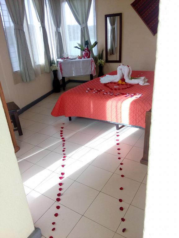 Hotel Sabana Flores Esterno foto
